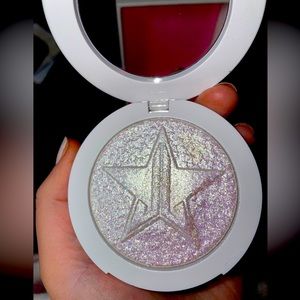 Brand new Jeffrey Star highlighter “Sour Ice”